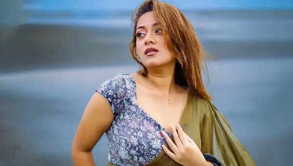 বড় পর্দায় দীঘির ফেরার অপেক্ষা, অনিশ্চয়তায় &lsquo;বিদায়&rsquo;