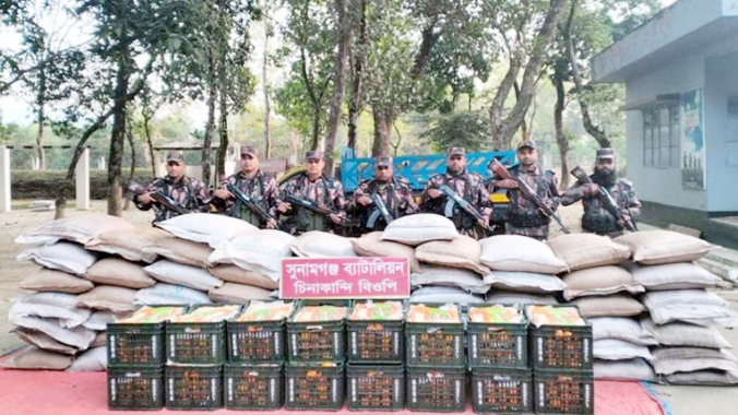সুনামগঞ্জে বিপুল পরিমাণ ভারতীয় মালামাল আটক