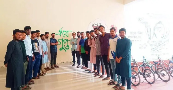 শাবিপ্রবিতে ছাত্রদলের &lsquo;গুপ্ত&rsquo; লেখা দেওয়ালে শিবিরের ফটোসেশন