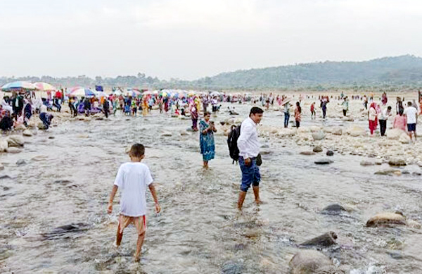 তিন দিনের ছুটিতে পর্যটকে মুখর সিলেট