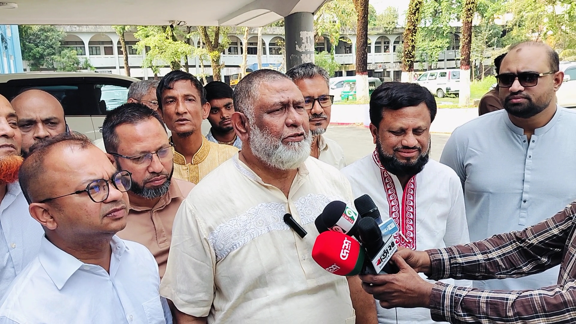 নীতিগত জটিলতায় সিলেটে জ্বালানি তেলের কৃত্রিম সংকট, বিপাকে সাধারণ মানুষ