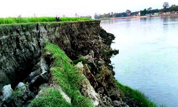 ৫৭৩ কোটি টাকার প্রকল্পেও রক্ষা মিলছে না কুশিয়ারার ভাঙন থেকে