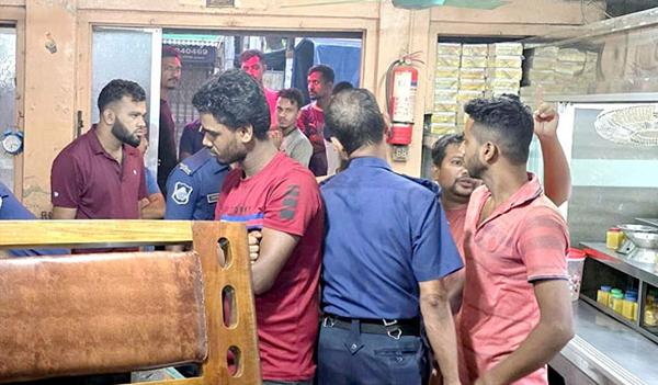হবিগঞ্জে মিষ্টির দোকানে কর্মচারীদের জিম্মি-পাঁচ লাখ টাকা লুট