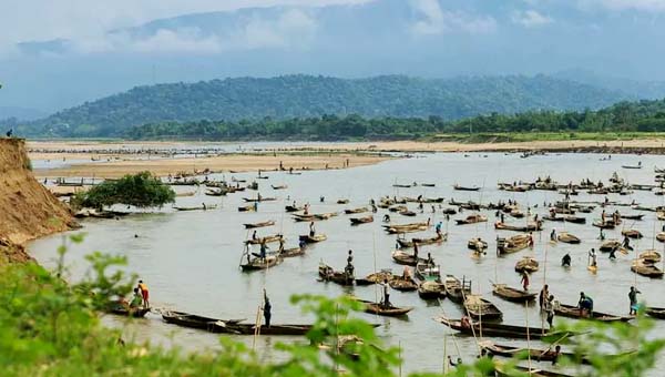 সুনামগঞ্জে যাদুকাটার দুই বালুমহালে বালু উত্তোলনে নিষেধাজ্ঞা