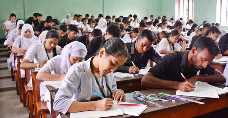 এইচএসসি ও সমমানের মঙ্গলবারের পরীক্ষা স্থগিত: উপদেষ্টা আসিফ মাহমুদ