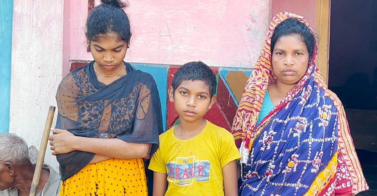 সীমান্তে পাওয়া চা শ্রমিক গোপালের মরদেহে ৯ গুলির চিহ্ন