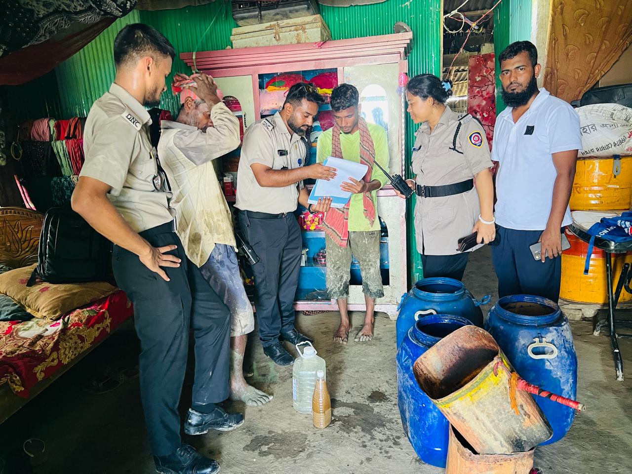 শাল্লায় পৃথক অভিযানে ১৫ লিটার চোলাইমদ ও ৬০০ লিটার ওয়াশ জব্দ