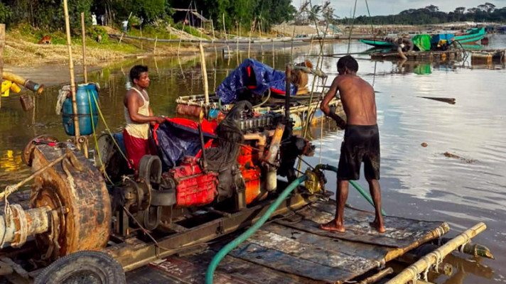 ধ্বংসলীলার পর হাজিপুরে প্রশাসনের অভিযান