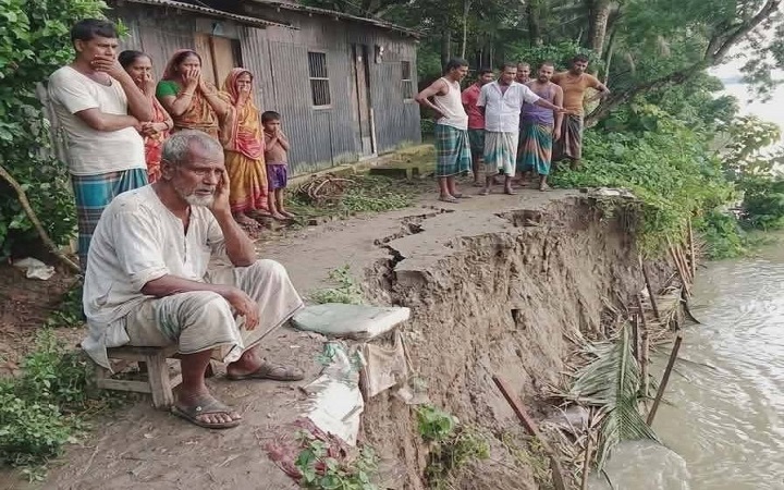 ভয়াবহ নদীভাঙনে সব হারানোর শঙ্কায় চার গ্রামবাসী