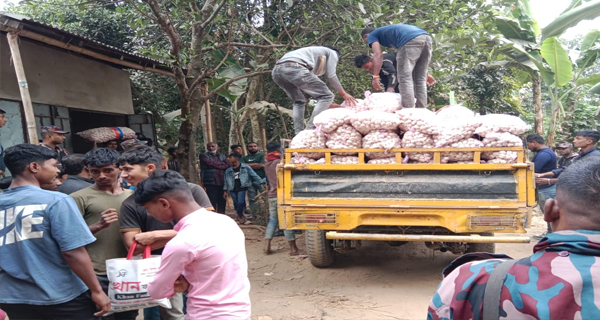 দোয়ারাবাজারে ভারতীয় সীমান্তে ৩০০ বস্তা রশুন আটক করেছে টাস্কফোর্স