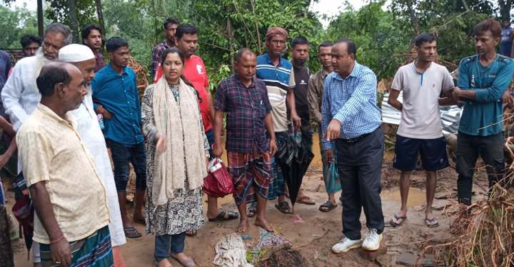 জৈন্তাপুরে বন্যার্তদের পাশে উপজেলা প্রশাসন