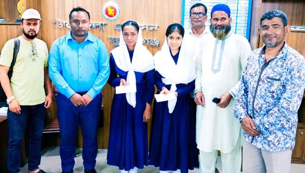 দিরাইয়ে দুই শিক্ষার্থীকে পুরস্কৃত করলেন ইউএনও, গালিবার অর্জনে গর্বিত বিদ্যালয়