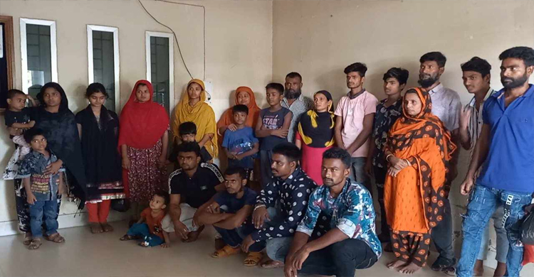 বড়লেখা সীমান্তে আটক ৪৪ জনকে থানায় হস্তান্তর