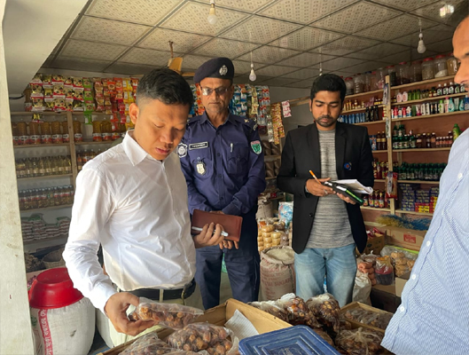 জৈন্তাপুরে রমজানে বাজার মনিটরিং চার প্রতিষ্ঠানকে জরিমানা