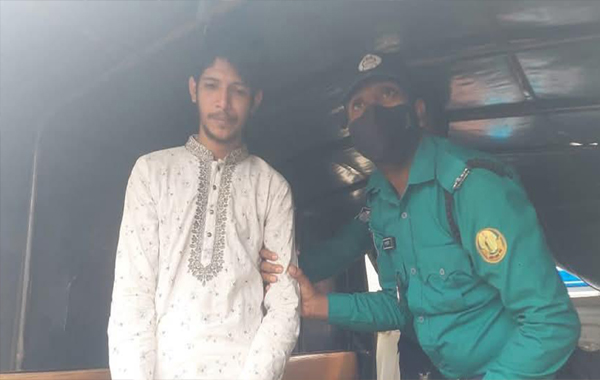 শাবিতে ক্লাস করতে এসে আটক নিষিদ্ধঘোষিত ছাত্রলীগ কর্মী 