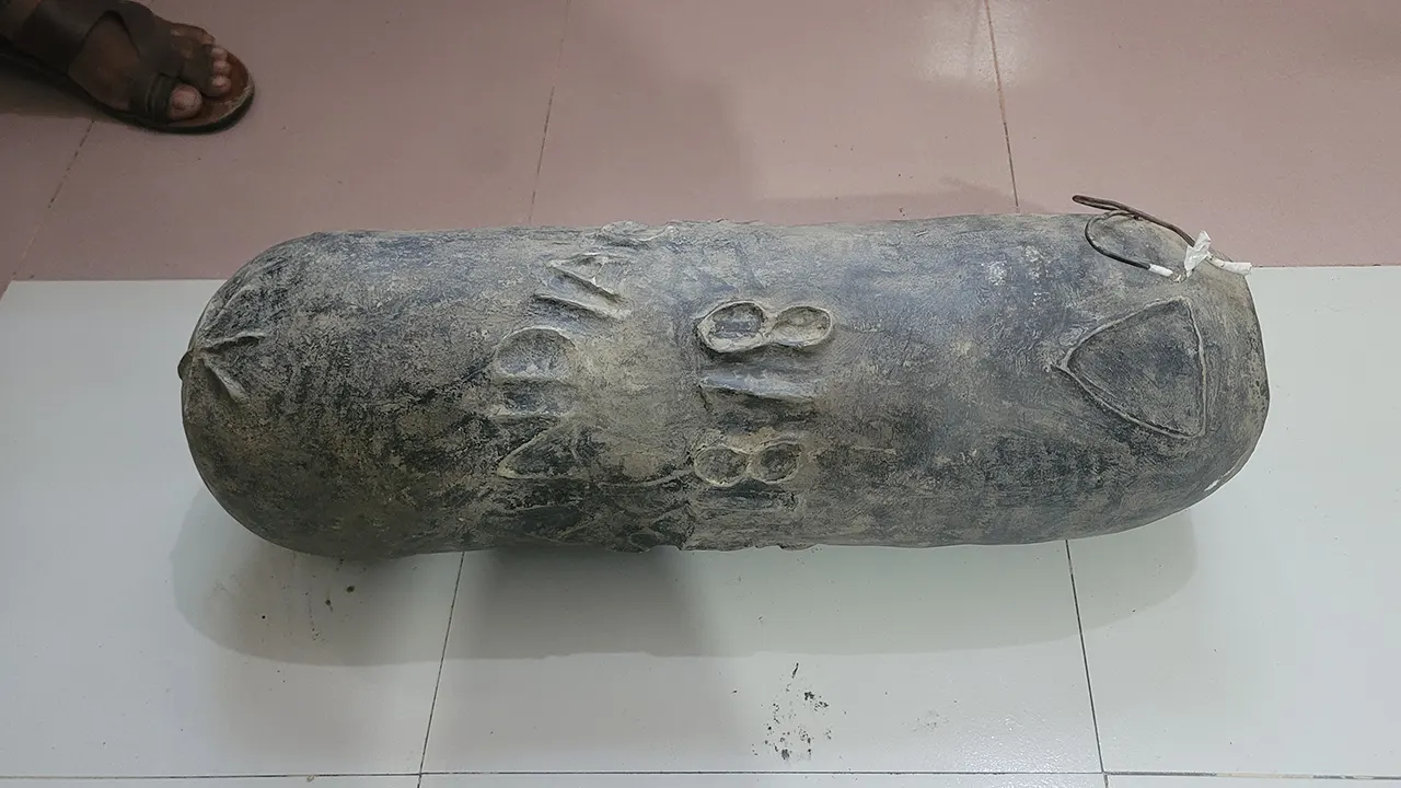 ১৮১৮ সালের ম্যাগনেট জাতীয় লোহার পিলার উদ্ধার