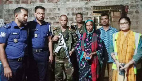 জৈন্তাপুরে সেনাবাহীনির অভিযানে ৫৫০পিস ইয়াবাহসহ নারী আটক