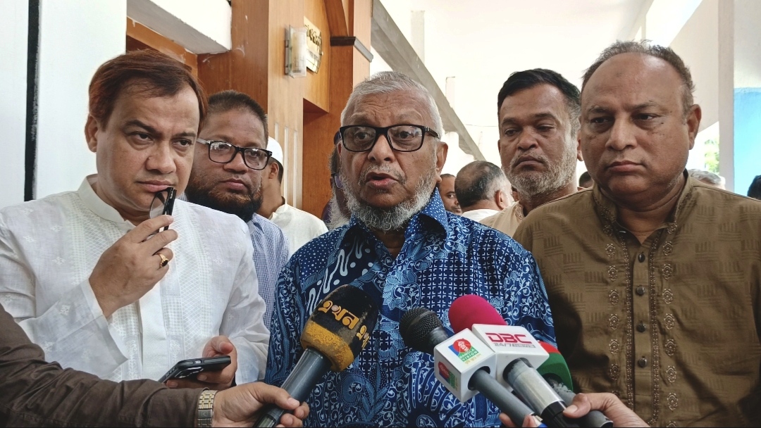 এক সপ্তাহে ছিনতাই-রাহাজানি নিয়ন্ত্রণে আনতে হবে: প্রবাসীকল্যান মন্ত্রী