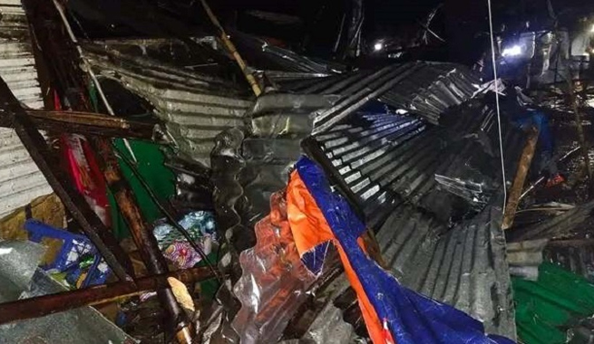 সুনামগঞ্জে কালবৈশাখীতে বিধ্বস্ত দুই শতাধিক ঘরবাড়ি ও দোকান 