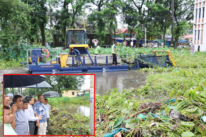 খোজারখলা পুকুরে শুরু নতুন অধ্যায়, কচুরিপানা সরিয়ে ফিরছে সৌন্দর্য