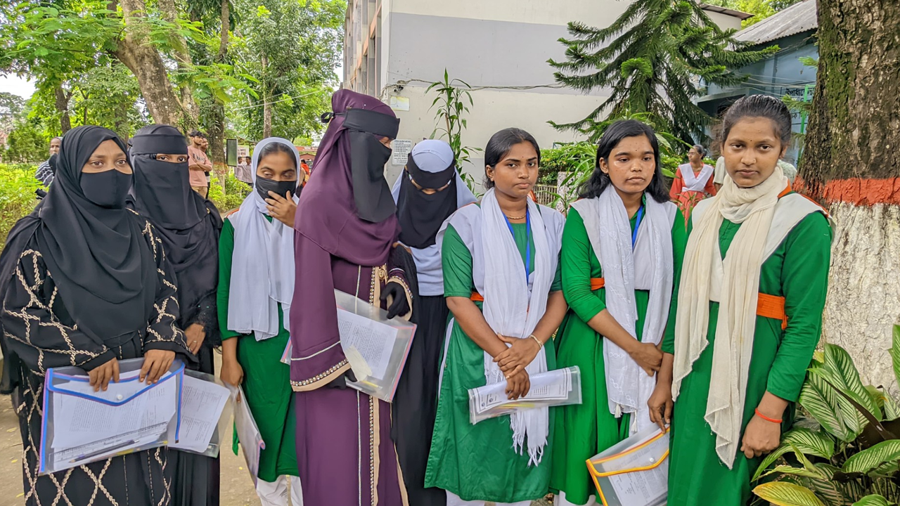 পরীক্ষার দিনে দুঃস্বপ্ন, ইউএনও&rsquo;র উদ্যোগে স্বস্তির নিশ্বাস