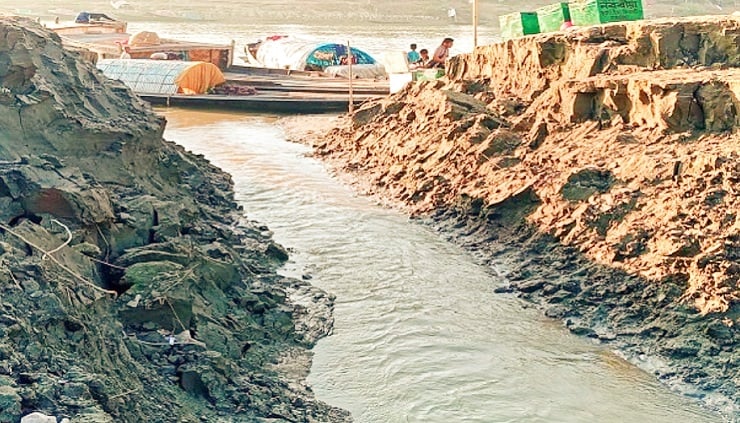 সুনামগঞ্জে হাওরে জলাবদ্ধতায় বিপাকে কৃষক