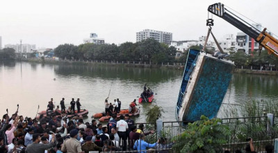 ভারতে স্কুল পিকনিকের নৌকা উল্টে নিহত ১২