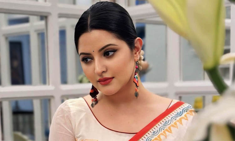 দায়িত্ব ও একাকীত্ব নিয়ে পরীমণি আবেগঘন পোস্ট