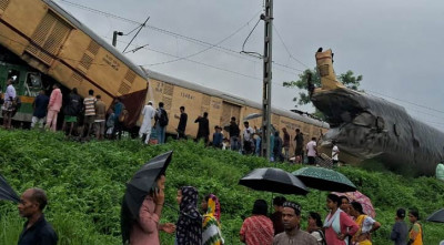 পশ্চিমবঙ্গে রেল দুর্ঘটনায় বহু হতাহত