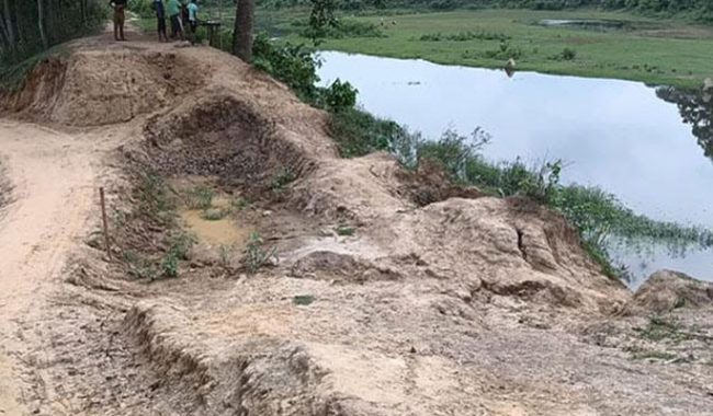 মনু নদীর প্রতিরক্ষা বাঁধ নিয়ে শঙ্কা