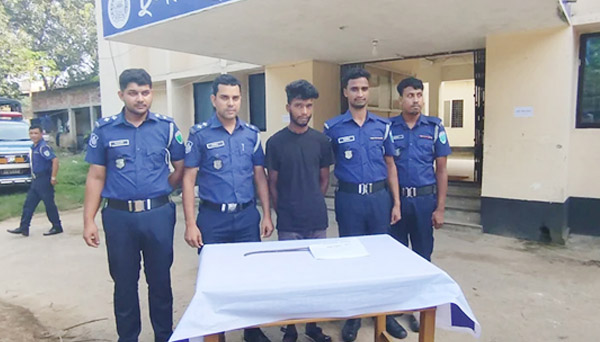 বাবার হত্যাকারী সন্দেহে কবিরাজকে হত্যা: দীপক গ্রেফতার