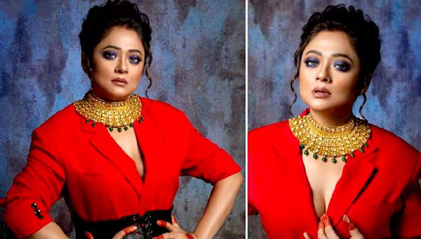 যৌবন ধরে রাখতে কী দিয়ে গোসল করেন ৪০ পেরিয়ে যাওয়া এই অভিনেত্রী?