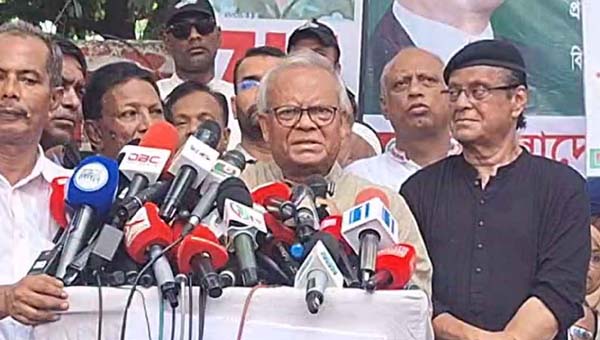 হাসিনাকে ফেরত না দিয়ে ভারত চক্রান্ত করছে: রিজভী