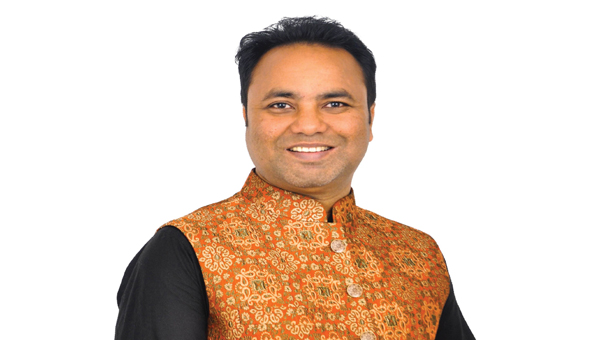 কোম্পানীগঞ্জে চেয়ারম্যান প্রার্থী হিসেবে মানুষের আস্থা অর্জনে কাজ করছেন আসাদ