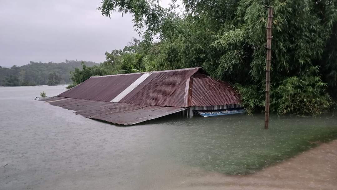 বর্ষণ আর পাহাড়ি ঢলে জৈন্তাপুরে ভয়াবহ বন্যা