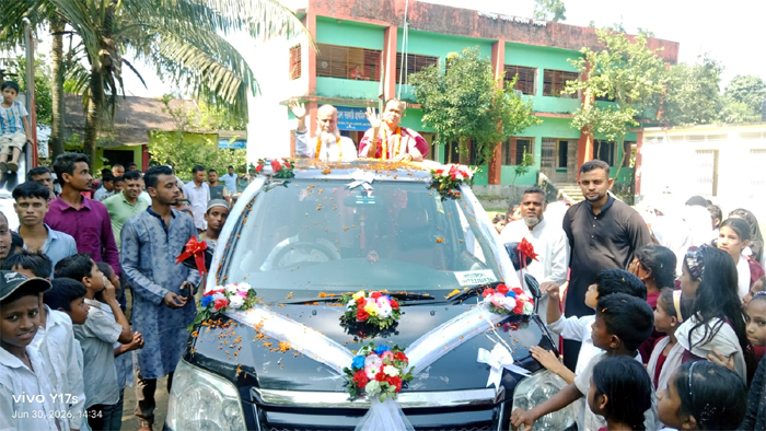 গোয়াইনঘাটে প্রাথমিকের দুই শিক্ষকের রাজকীয় বিদায়