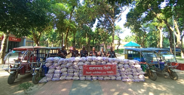 সিলেট সীমান্তে দেড় কোটি টাকার চোরাই পণ্য জব্দ
