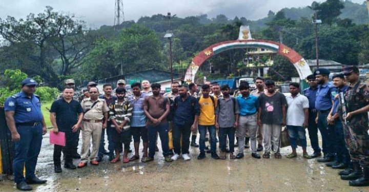 তামাবিল স্থলবন্দর দিয়ে ফেরত পাঠালো ১০ বাংলাদেশি