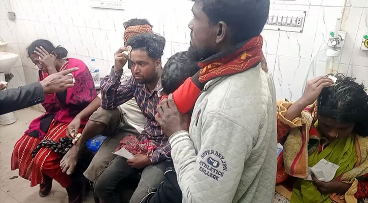 মসজিদের টাকা নিয়ে দু&rsquo;পক্ষের সংঘর্ষে অর্ধশতাধিক আহত