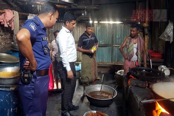 কুলাউড়ায় ৩ প্রতিষ্ঠানকে ১৩ হাজার টাকা জরিমানা
