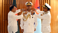 নবনিযুক্ত নৌপ্রধান মিসবাহ-উল-আজীমকে র‌্যাঙ্ক ব্যাজ পরালেন প্রধানমন্ত্রী