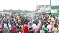 ছাতকে নবীনবরণ ঘিরে ছাত্রদল-ছাত্রশিবিরের সংঘর্ষ, গোবিন্দগঞ্জে যানজট ছাতকে নবীনবরণ ঘিরে ছাত্রদল-ছাত্রশিবিরের সংঘর্ষ, গোবিন্দগঞ্জে যানজট