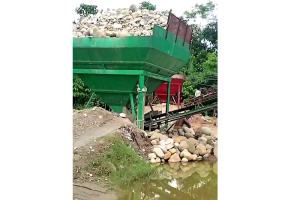 সাদা পাথর লুট বন্ধে প্রশাসনের অভিযান; জব্দ ৯ হাজার ঘনফুট