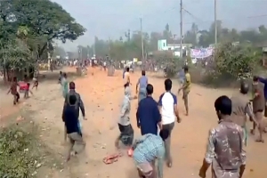 ৫ টাকার জন্য বাহুবলে চার ঘণ্টার সংঘর্ষ, আহত অর্ধশত