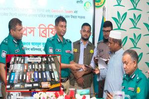উদ্ধার করা ৪৪ মোবাইল সেট মালিকদের কাছে ফিরিয়ে দিলো এসএমপি