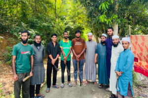পরিচ্ছন্ন আলীনগর গড়তে স্বেচ্ছাসেবীদের অভিযান শুরু