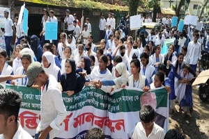  এম এ মান্নানের মুক্তির দাবিতে রাজপথে শিক্ষার্থীরা