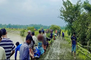 নদীতে নিখোঁজের চারদিন পর ভেসে উঠলো মরদেহ নদীতে নিখোঁজের চারদিন পর ভেসে উঠলো মরদেহ