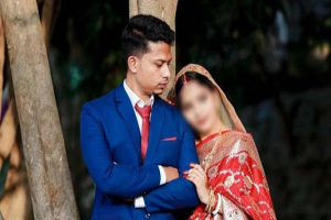 টাকা-স্বর্ণ নয়, চোর নিয়ে গেছে স্ত্রীর বিয়ের শাড়ি; ফেরতের আকুতি টাকা-স্বর্ণ নয়, চোর নিয়ে গেছে স্ত্রীর বিয়ের শাড়ি; ফেরতের আকুতি