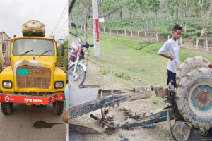 জৈন্তাপুরে ট্রাকের ধাক্কায় চা-বাগান কর্মকর্তার মৃত্যু